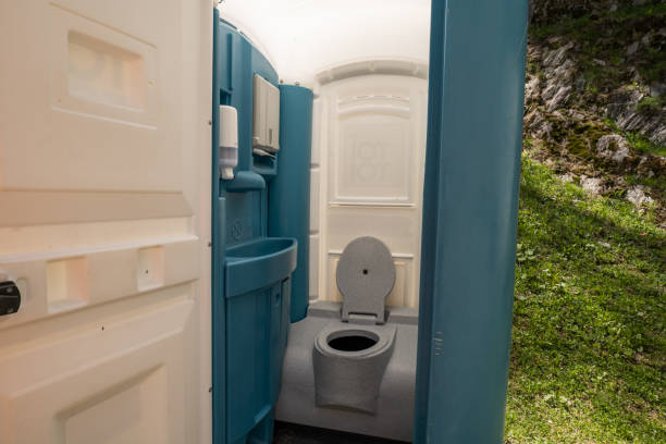 Portable Toilet Options We Offer in Baileyton, AL